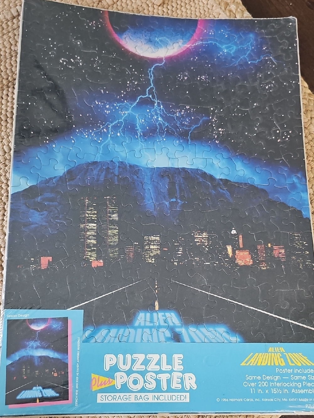 NWT 80s Alien Landing Town Puzzle Poster  Neon Blue Skyline Star Wars Hallmark